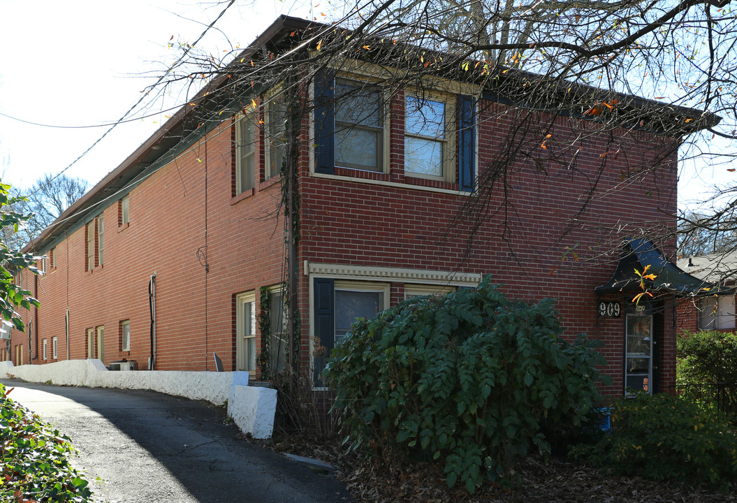 Greenwood Apartments in Atlanta, GA - Building Photo