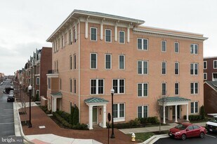 621 McKenzie Ave in Alexandria, VA - Building Photo