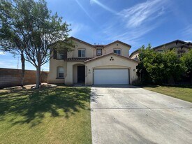 8221 Crestridge Ct in Bakersfield, CA - Building Photo