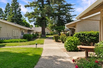 Rosewood Apartments in Chico, CA - Building Photo - Building Photo