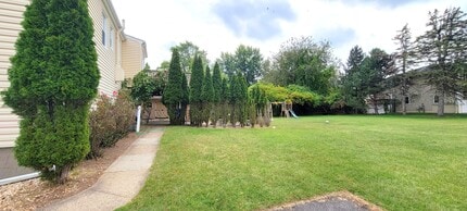 164 Little Falls Rd in Fairfield, NJ - Building Photo - Building Photo