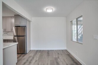 4111 Somerset Dr in Los Angeles, CA - Building Photo - Building Photo