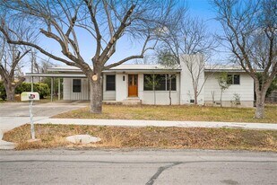 904 Neans Dr in Austin, TX - Building Photo