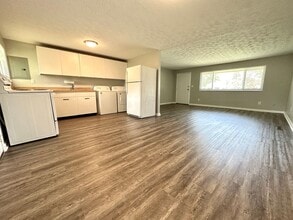 400 Henrich Dr in Dayton, OH - Building Photo - Building Photo