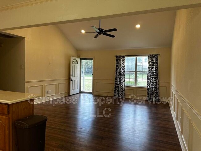 289 Nally St in Lorena, TX - Building Photo - Building Photo