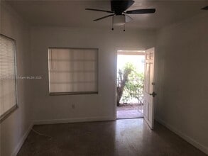 751 SW 10th St in Miami, FL - Building Photo - Building Photo