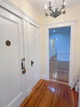 13 Ellery St, Unit 6 in Cambridge, MA - Foto de edificio - Building Photo