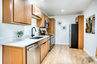 The Wilshire in Dallas, TX - Building Photo - Building Photo