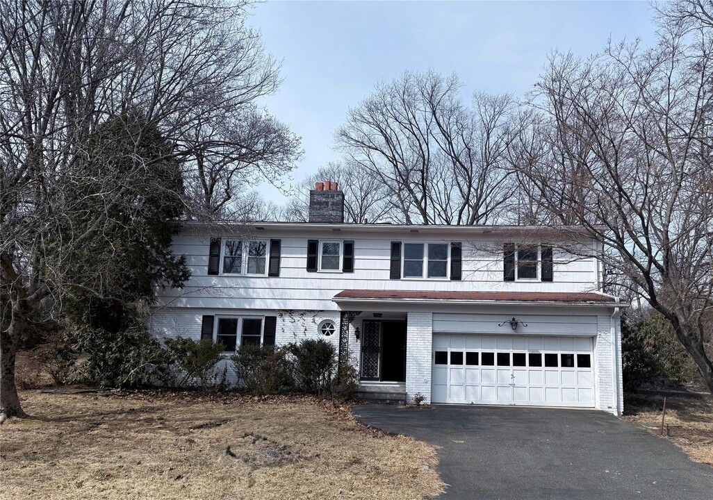 24 Country Rd in Mamaroneck, NY - Building Photo