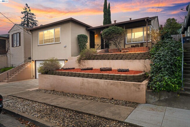 22123 Main St in Hayward, CA - Building Photo - Building Photo