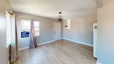2006 Burroughs St in San Diego, CA - Building Photo - Building Photo