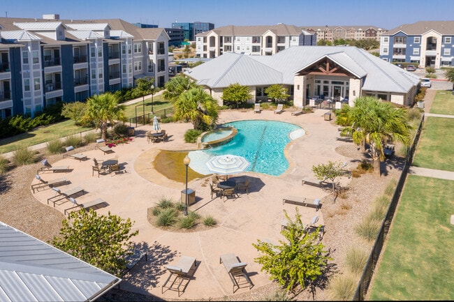 Residence at Midland