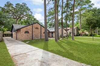 16911 Summit Oaks Ln in Spring, TX - Building Photo - Building Photo