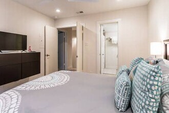 4777 Cedar Springs Rd-Unit -2H in Dallas, TX - Building Photo - Building Photo