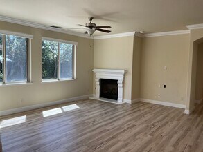 11214 N Via Trevisio Way in Fresno, CA - Building Photo - Building Photo