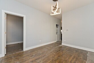 1922 N Wilmot Ave in Chicago, IL - Building Photo - Building Photo