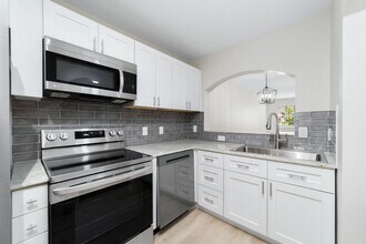 3750 N Jog Rd in Royal Palm Beach, FL - Building Photo - Building Photo