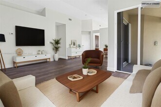 5307 NW 113th Pl in Doral, FL - Building Photo - Building Photo