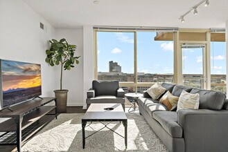 1751 Pinnacle Dr, Unit SI ID1395422P in Tysons, VA - Foto de edificio - Building Photo