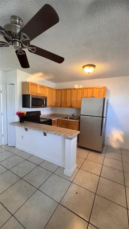 5192 NE 6th Ave, Unit 830 in Oakland Park, FL - Building Photo - Building Photo