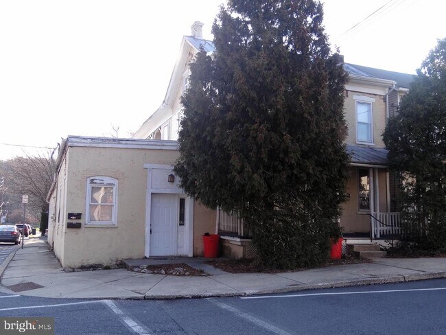 property at 21 Main St