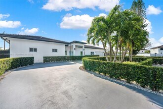 11921 SW 82nd Rd in Miami, FL - Building Photo - Building Photo