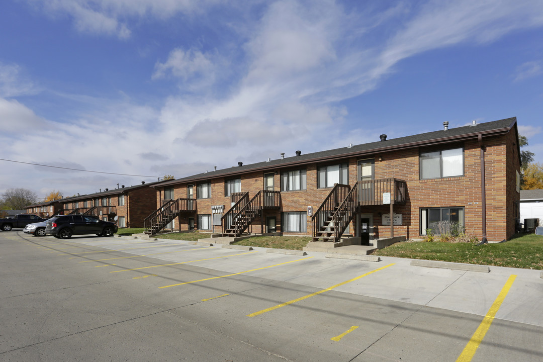 Riverpark Apartment Community in Bismarck, ND - Building Photo