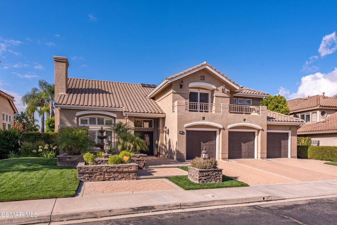 48 Golden Glen Dr in Simi Valley, CA - Building Photo