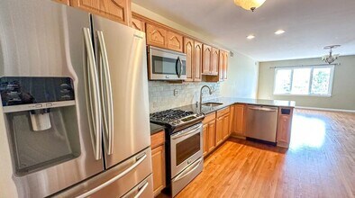 161 W 53rd St in Bayonne, NJ - Building Photo - Building Photo