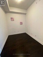 9201 Yonge St in Richmond Hill, ON - Building Photo - Building Photo