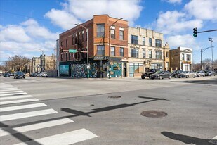 2758 W Fullerton Ave in Chicago, IL - Building Photo