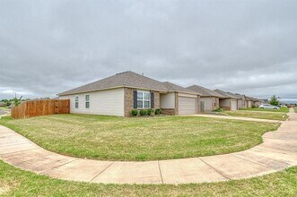 1325 Quartz Pl in Noble, OK - Building Photo - Building Photo