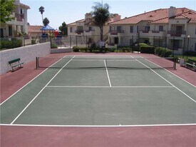 310 Isthmus Way in Oceanside, CA - Building Photo