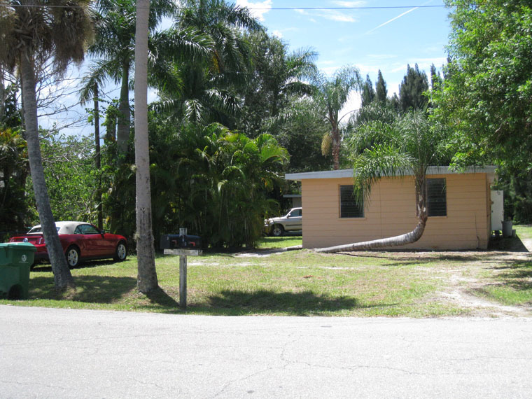 25445 Shore Dr, Unit A in Punta Gorda, FL - Building Photo