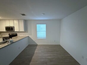 135 Pasadena Pl in New Braunfels, TX - Building Photo - Building Photo