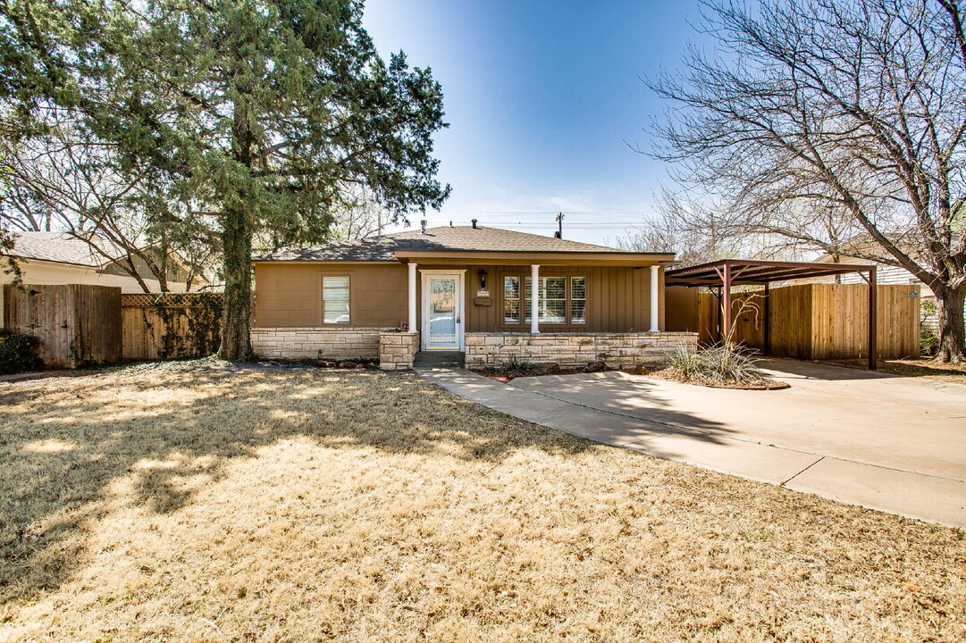 3209 32nd St in Lubbock, TX - Foto de edificio
