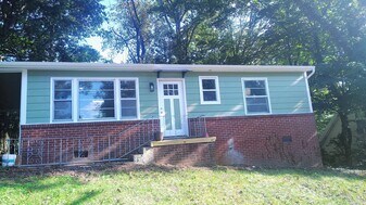 2626 Vucrest Ave SE in Knoxville, TN - Building Photo