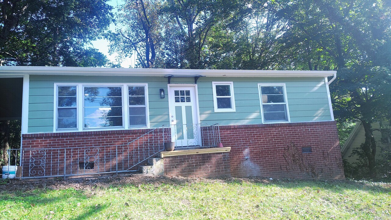 2626 Vucrest Ave SE in Knoxville, TN - Building Photo