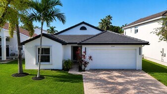 3330 SW 50th St in Fort Lauderdale, FL - Building Photo