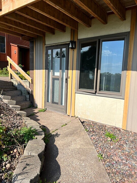 123 E Ninth St in Duluth, MN - Building Photo