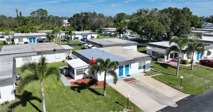 9 Hamlin Ct in Lehigh Acres, FL - Building Photo - Building Photo