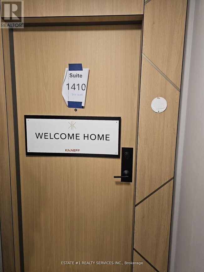 property at 204 Burnhamthorpe Rd E