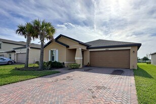 4225 Abernathy Wy in Fort Pierce, FL - Building Photo