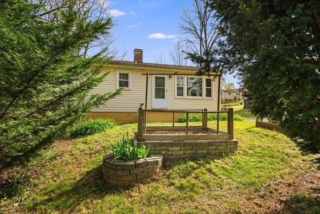 44 Jeffress Ave in Asheville, NC - Building Photo - Building Photo