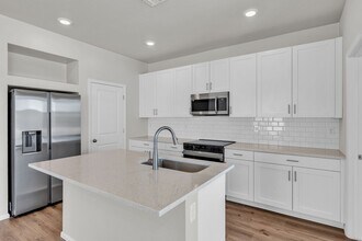 17996 W Sand Hls Dr in Surprise, AZ - Building Photo - Building Photo