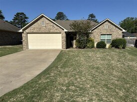 3928 Mobley Cir in Tyler, TX - Building Photo