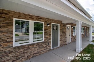 3967 Newhall Dr NW in Hickory, NC - Building Photo - Building Photo