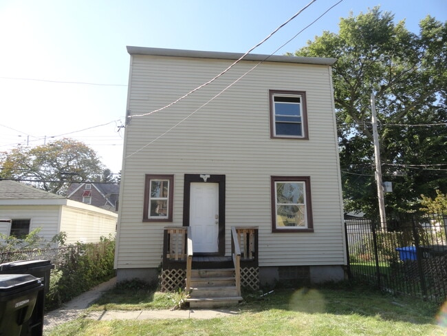 1030 N Parkside Ave, Unit 1R