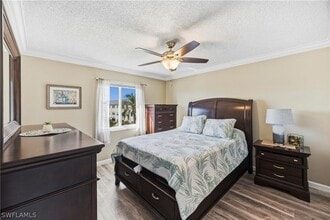 1010 Manatee Rd in Naples, FL - Building Photo - Building Photo