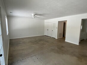 1912 Dave Ward Dr in Conway, AR - Building Photo - Building Photo